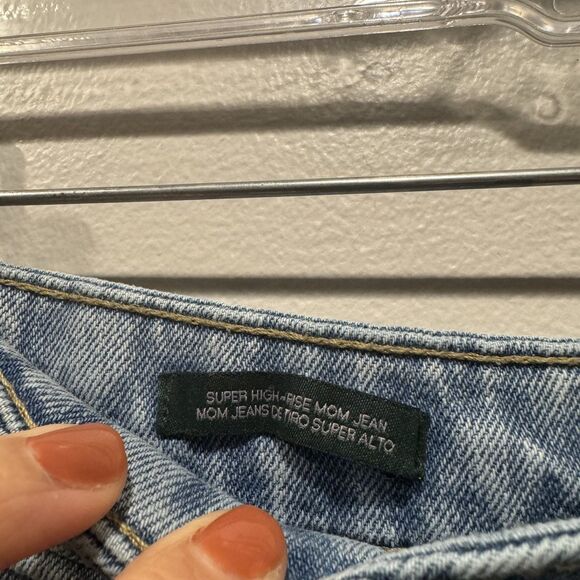 Wild Fable Jeans Super High Rise Mom Jean Medium Wash Denim Distressed Womens 8 - Picture 5 of 8